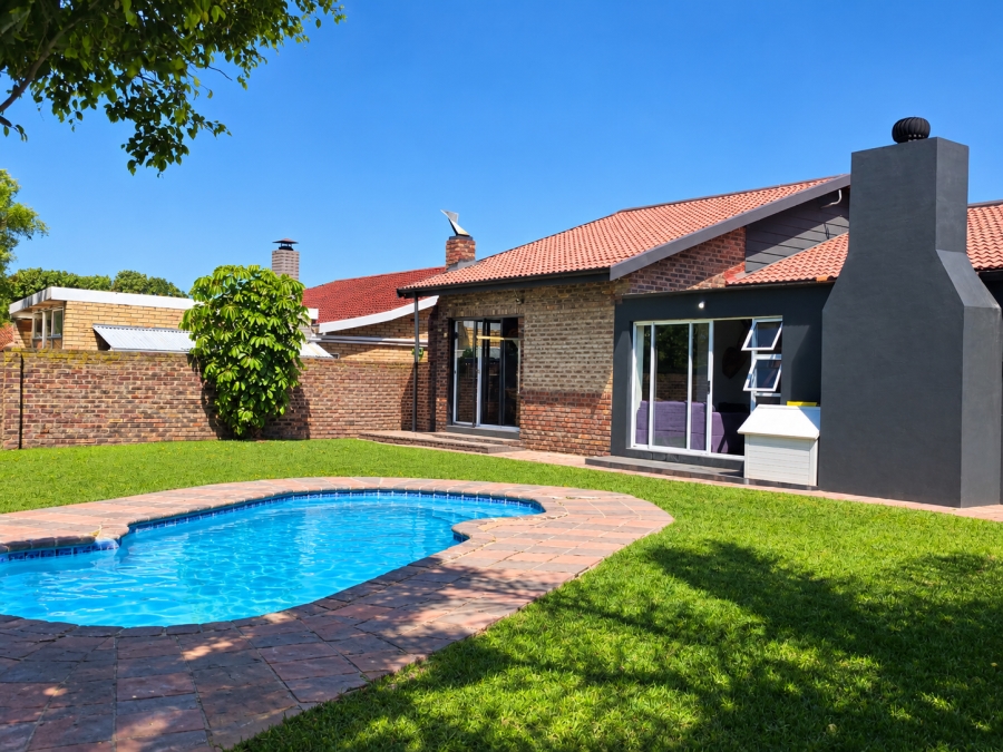 3 Bedroom Property for Sale in Wavecrest Eastern Cape